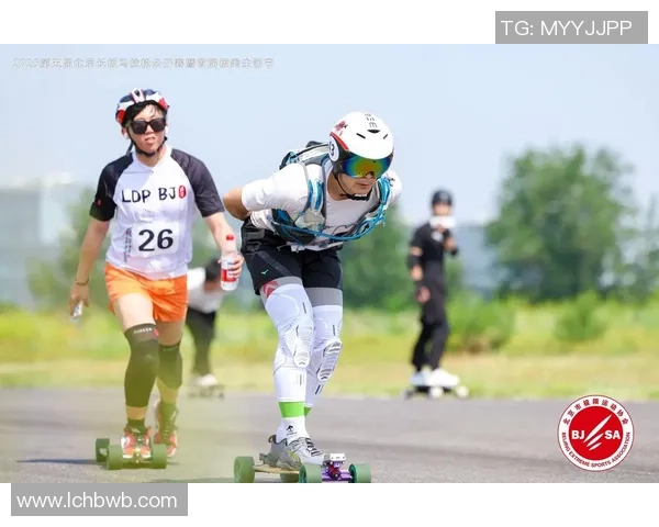 重庆滑板队在城市马拉松中的精彩表现与状态分析 重庆滑板队在城市马拉松中的精彩表现与状态分析